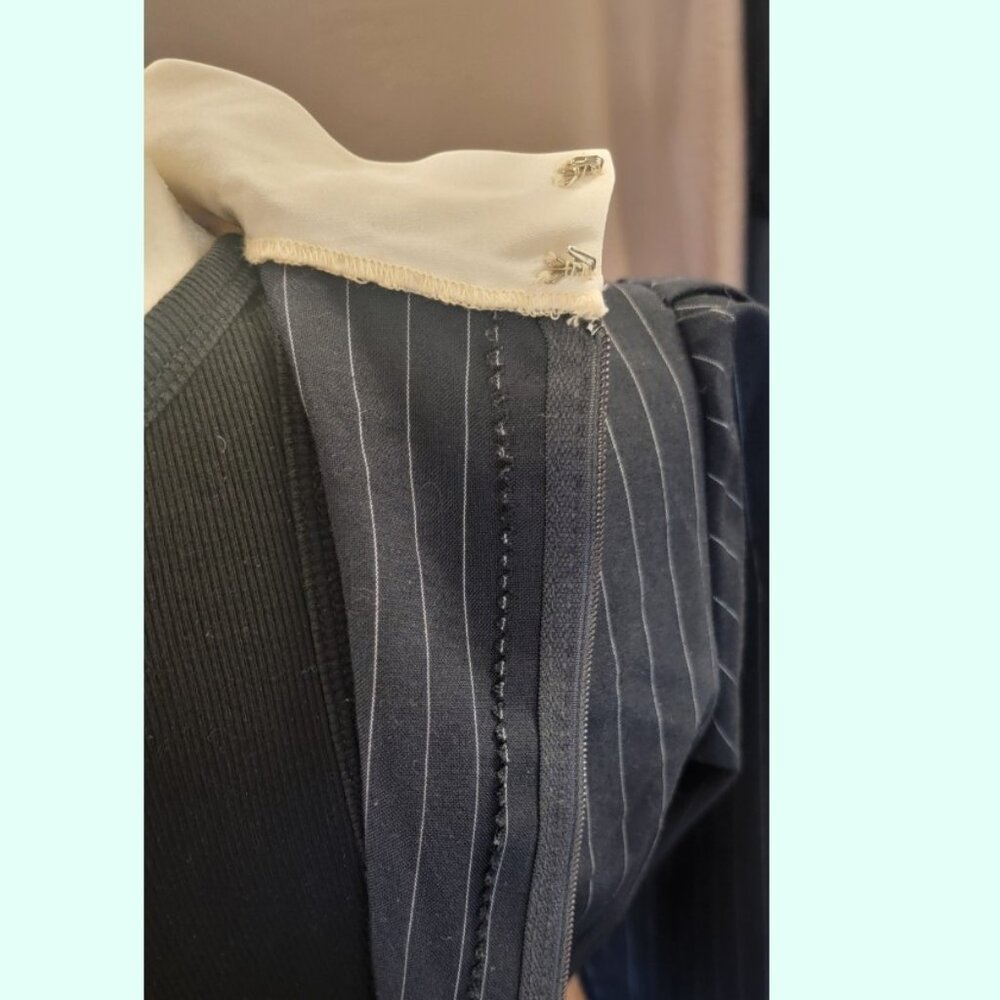 VINTAGE 1940'S CLASSIC PINSTRIPE DRESS - Picture 7 of 8